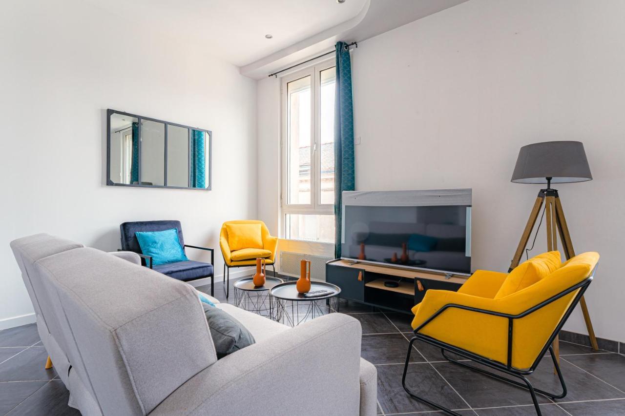 Coeur De Ville #H2- Central & Cosy - Logement Partage - Chambre Privee Cholet Esterno foto