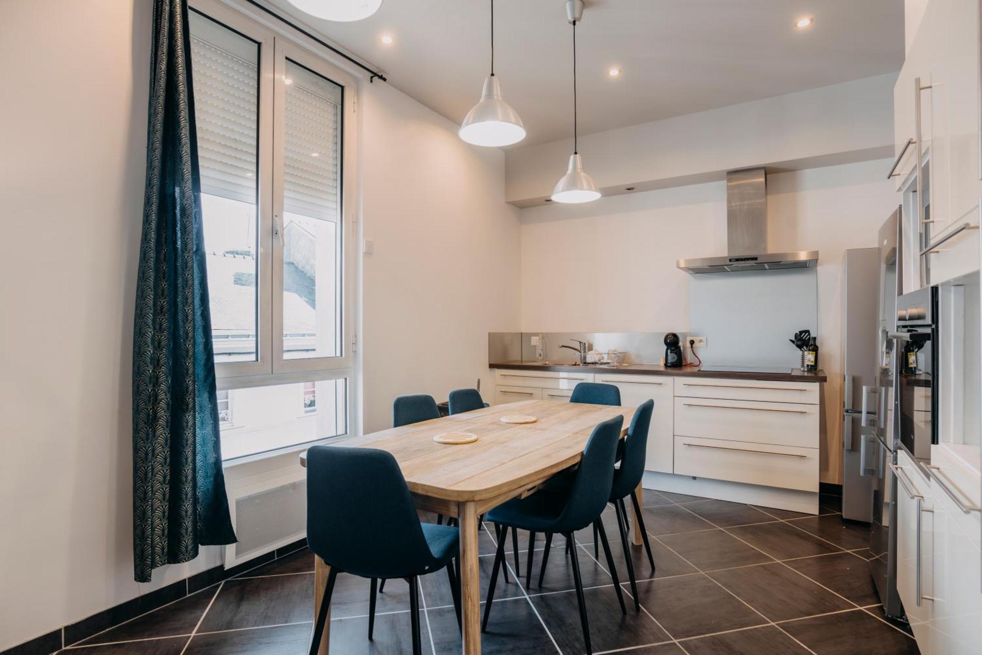 Coeur De Ville #H2- Central & Cosy - Logement Partage - Chambre Privee Cholet Esterno foto